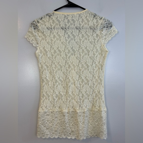 CAbi Cream Lace Cap Sleeve Fitted Sheer Blouse Size XS - Picture 7 of 9